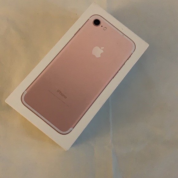 iPhone 7 - Picture 3 of 4